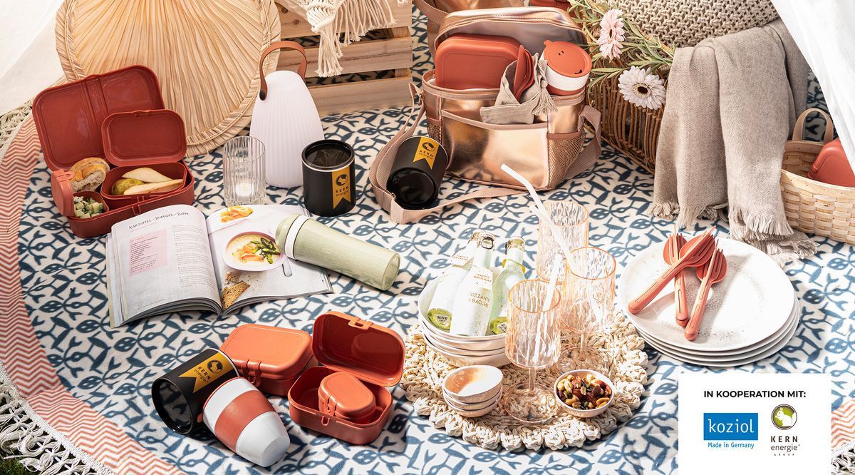 Gedeckter Tisch mit KOZIOL Picknick-Set